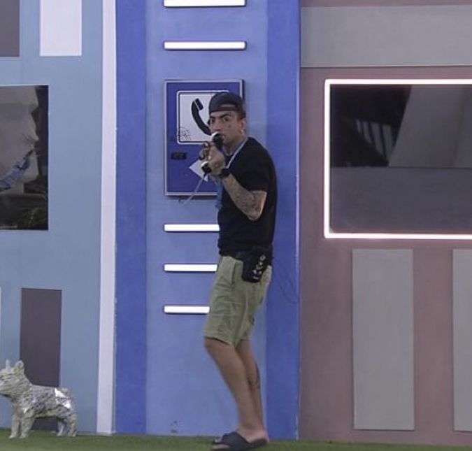 MC Guimê atende o Big Fone e ganha o poder supremo de trocar qualquer participante que esteja no paredão Até a indicação do líder pode ser trocada