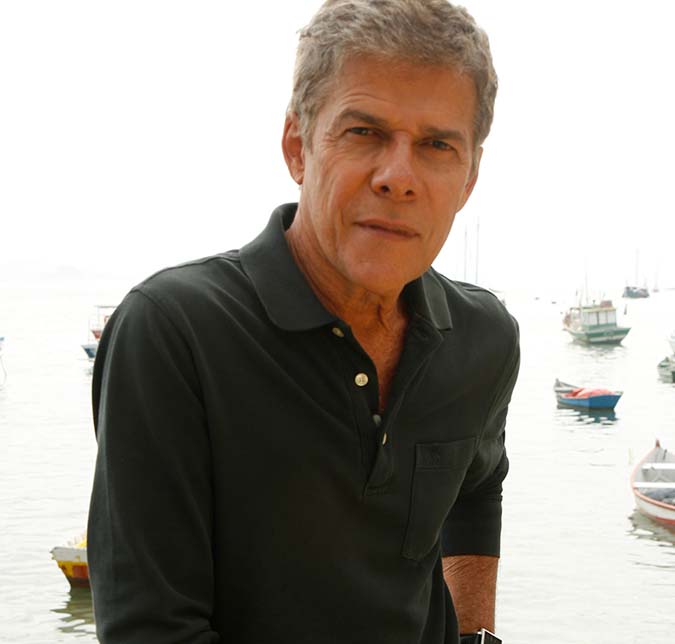 Tratando doença rara, José Mayer recebe última infusão: <I>Pensam que é fácil? Não é</i>