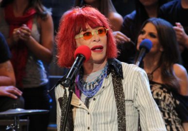 Marido de Rita Lee compartilha nova foto da cantora e deixa os fãs com o coração quentinho