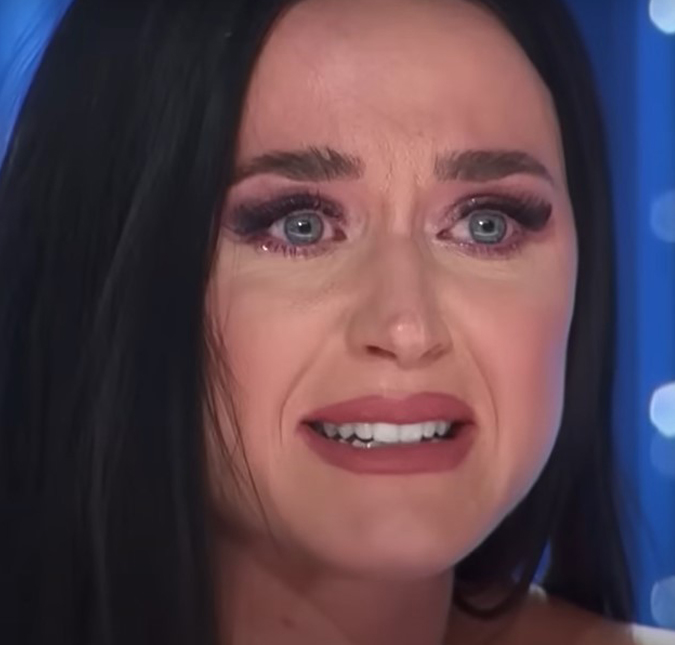Katy Perry chora e desabafa após ouvir história de participante no <i>American Idol</i>: <i>Isso não é normal</i>
