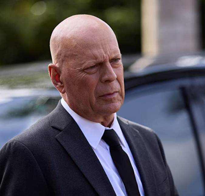 Família de Bruce Willis contrata especialista para tratá-lo e imóveis do ator são vendidos