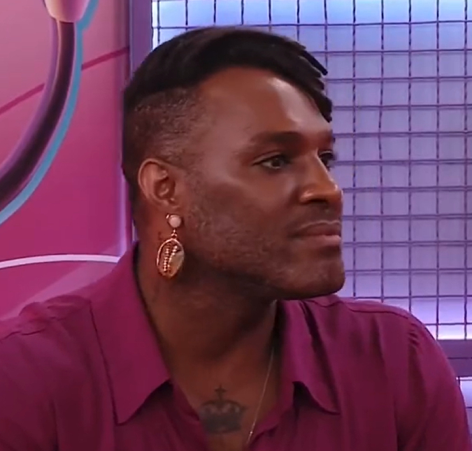 Após saída do <I>BBB23</i>, Fred Nicácio chora ao ver os ataques que sofreu de Cristian, Gustavo e Key Alves