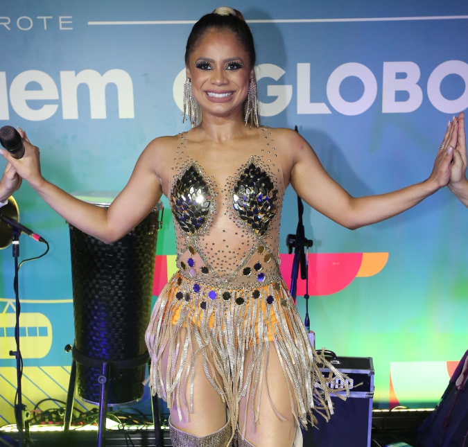 Lexa celebra aniversário e faz pedido especial ao assoprar as velinhas: <I>MC Guimê campeão</i>
