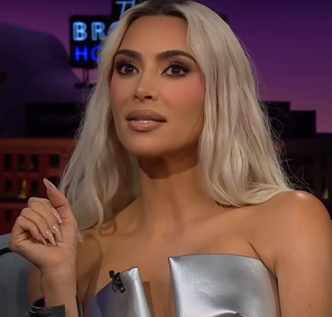 Kim Kardashian é detonada na <I>web</i> após afirmar que vai guardar roupas sensuais para filhas usarem na formatura