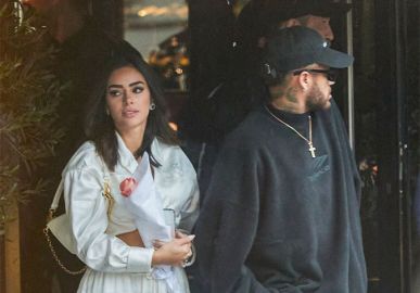 Bruna Biancardi é criativa ao presentear Neymar Jr. com quadro de efeito holográfico; confira a obra de arte