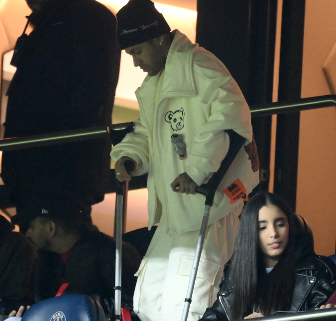 Neymar Jr. passará por cirurgia e ficará até quatro meses afastado dos gramados