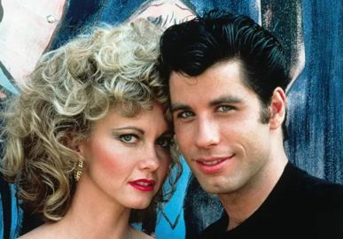 Rixa entre John Travolta e marido de Olivia Newton-John teria impedido ator de ir em funeral, diz revista