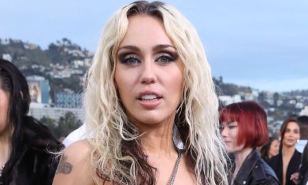 Miley Cyrus agita convidados em festa de lançamento do álbum <i>Endless Summer Vacation</i>; confira!