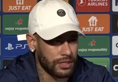 Neymar Jr. tranquiliza os fãs com foto no hospital após passar por cirurgia