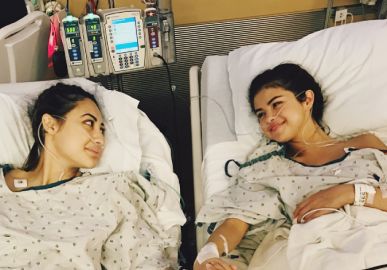 Selena Gomez diz estar em dívida eterna com amiga que lhe doou rim
