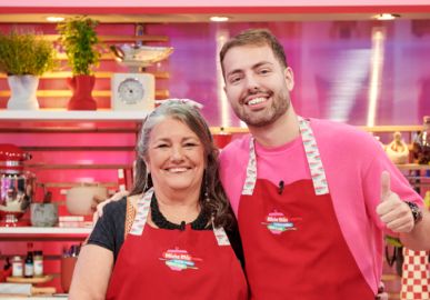 Influenciador do <I>TikTok</i> participa de <I>reality</i> culinário ao lado da mãe