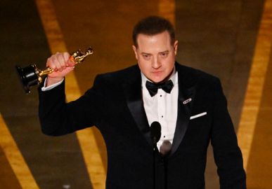 Brendan Fraser desbanca Austin Butler e se emociona ao ganhar prêmio de Melhor Ator! Veja lista dos grandes vencedores do <i>Oscar 2023</i>