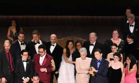 Tudo em Todo o Lugar ao Mesmo Tempo leva a categoria de Melhor Filme no <i>Oscar 2023</i>. Veja os melhores momentos da premiação