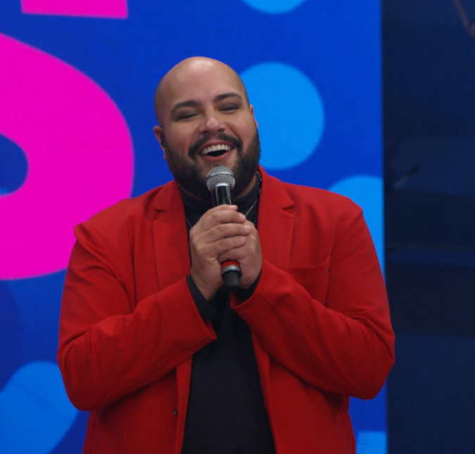 Em entrevista, Tiago Abravanel relembra desistência do <I>BBB22</i> e revela como enxerga sua participação no <I>game</i>