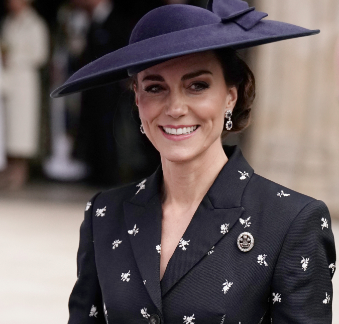 Kate Middleton surge com broche de dois milhões de reais, no Dia de <I>CommonWealth</I>