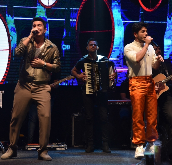 Sem participações especiais, Hugo e Guilherme lançam DVD <i>Original</i>: <i>Estamos tentando medir nossa força</i>