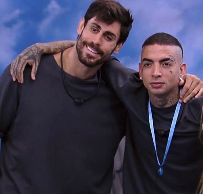 No Twitter os internautas subiram a TAG expulsa os dois BBB