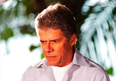 Após recado de Christiane Torloni, José Mayer alfineta <i>Globo: Desrespeito desta nefasta empresa</i>