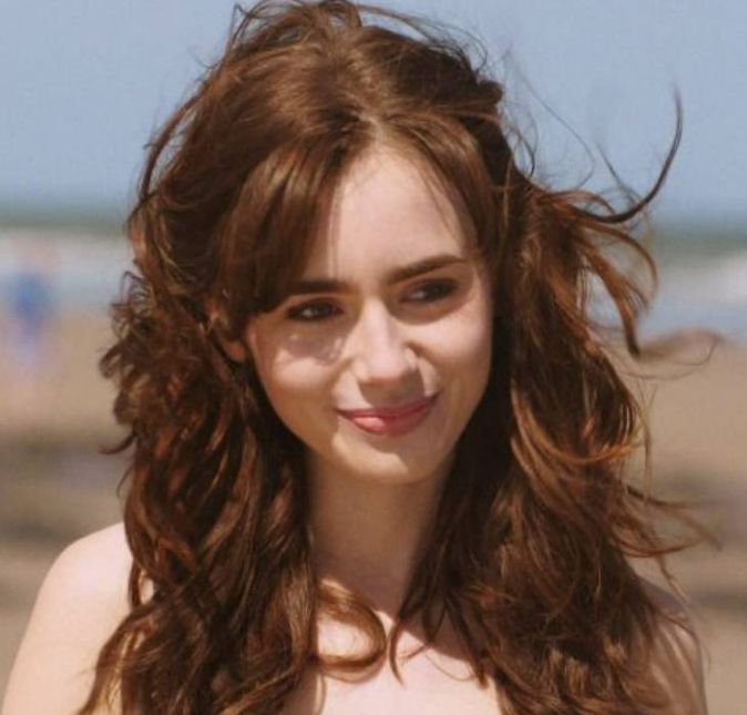 Outro papel de Lily Collins que marcou o coração dos telespectadores foi em Simplesmente Acontece.. No filme, Rosie e Alex, interpretado por ninguém mais ninguém menos que Sam Claflin, são amigos inseparáveis. Como não se apaixonar com um elenco desse, né? Outro papel de Lily Collins que marcou o coração dos telespectadores foi em Simplesmente Acontece.. No filme, Rosie e Alex, interpretado por ninguém mais ninguém menos que Sam Claflin, são amigos inseparáveis. Como não se apaixonar com um elenco desse, né?