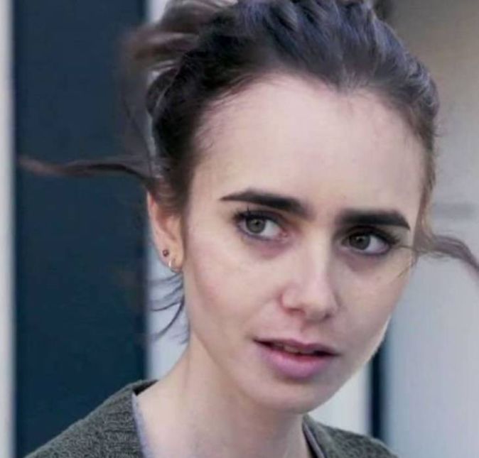 Saindo das comédias românticas, Lily Collins já provou que consegue fazer personagens extremamente complicados. Em O Mínimo Para Viver, Lily interpreta uma jovem que sofre com anorexia. Com uma aparência visivelmente debilitada, Lily mostra a difícil realidade daqueles que vivem dias e dias sem esperança, até que encontram motivos para querer seguir em frente. Saindo das comédias românticas, Lily Collins já provou que consegue fazer personagens extremamente complicados. Em O Mínimo Para Viver, Lily interpreta uma jovem que sofre com anorexia. Com uma aparência visivelmente debilitada, Lily mostra a difícil realidade daqueles que vivem dias e dias sem esperança, até que encontram motivos para querer seguir em frente.