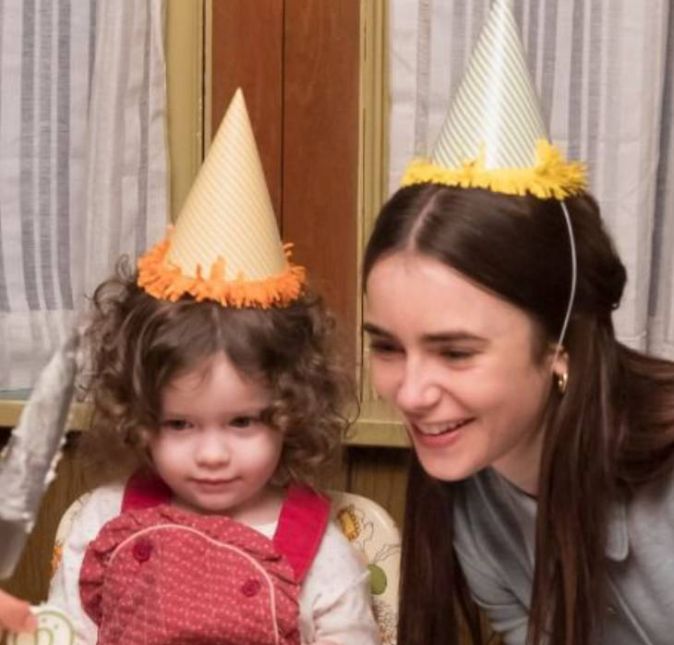 Por mais que não seja a personagem principal, em Ted Bundy: A Irresistível Face do Mal, Lily deixou os telespectadores arrepiada com sua atuação. No filme, a atriz deu vida à Liz Kendall, namorada do serial killer Ted Bundy e responsável pela denúncia que fez para a polícia sobre o seu namorado. Por mais que não seja a personagem principal, em Ted Bundy: A Irresistível Face do Mal, Lily deixou os telespectadores arrepiada com sua atuação. No filme, a atriz deu vida à Liz Kendall, namorada do serial killer Ted Bundy e responsável pela denúncia que fez para a polícia sobre o seu namorado.