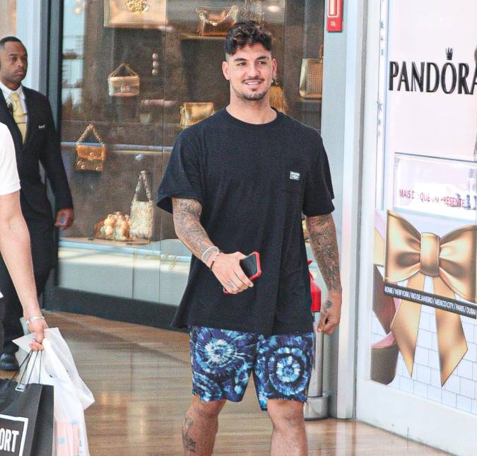 Será que temos um pombinho apaixonado? Gabriel Medina estaria de affair novo, saiba mais