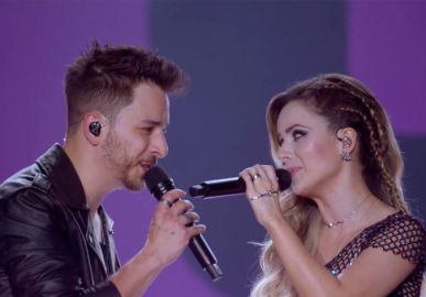 Junior parabeniza Sandy por cantar com <i>Coldplay</i> e brinca que foi substituído por Chris Martin no palco