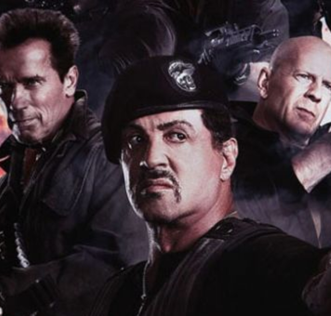 Sylvester Stallone e Arnold Schwarzenegger estão ajudando Bruce Willis todos os dias, diz <i>site</i>