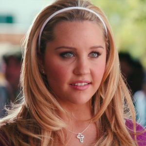 Após desistir da carreira de atriz, Amanda Bynes faz teste para ser manicure, mas é reprovada: <I>Estudar mais</i>