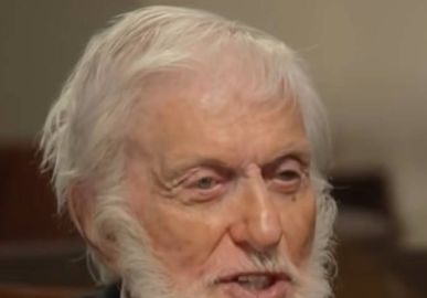 Aos 97 anos de idade, Dick Van Dyke sofre acidente de carro