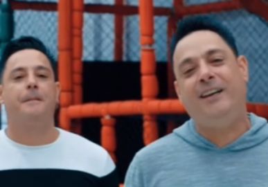 Cantor Vavá, da dupla com Márcio, dá detalhes sobre acidente doméstico