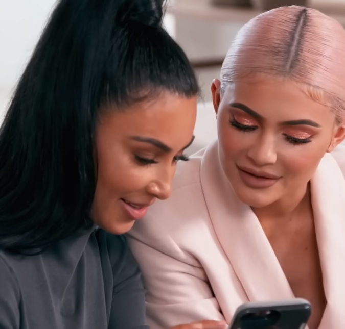 Irmãs Kardashian-Jenner postam foto juntas de biquíni e tiram fôlego de internautas, confira!
