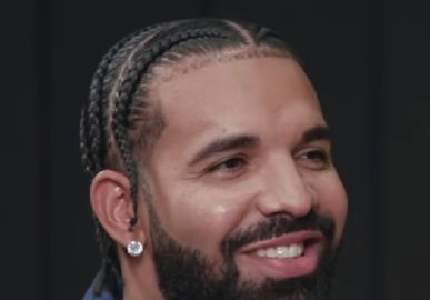 Drake ainda não devolveu cachê de 20 milhões de reais do <I>Lollapalooza</I>, diz jornal