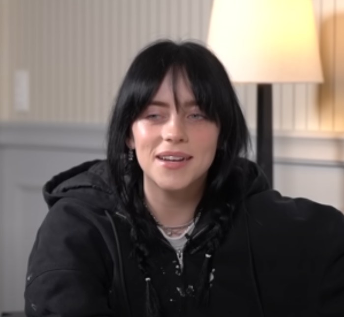 Billie Eilish fala sobre público brasileiro em entrevista com Maisa Silva