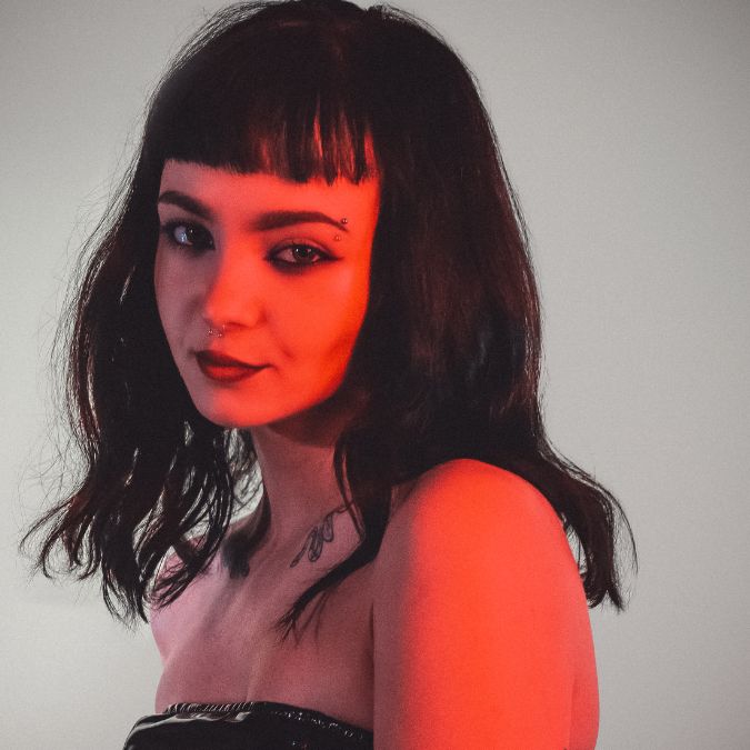 Mayra entrega história por trás do <i>single Troféu</i> no álbum <i>A Cura</i>