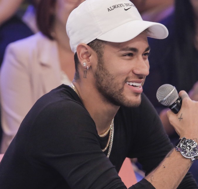 Neymar Jr. ganha aproximadamente 243 milhões de reais por ano, diz jornal
