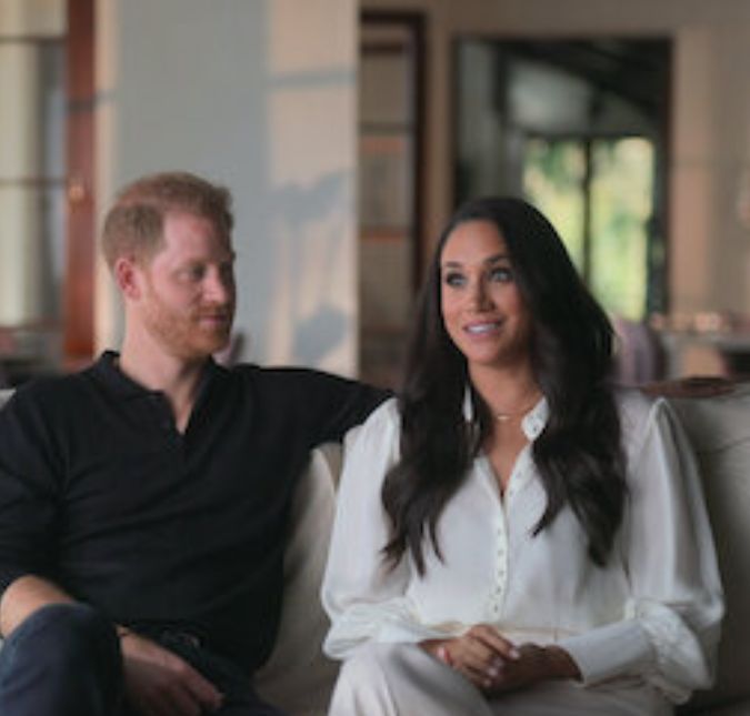 Meghan Markle e Príncipe Harry trabalham apenas uma hora por semana na fundação beneficente, diz jornal Anualmente, o casal trabalha apenas 52 horas na Archwell Foundation