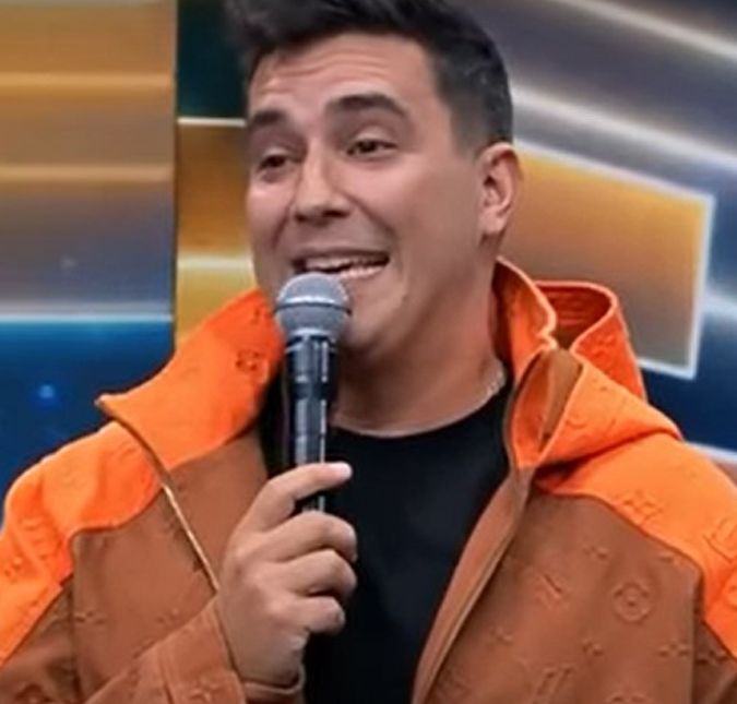 André Marques revela que fugiu do hospital com medo de morrer durante bariátrica: Entrei no táxi e fugi O apresentador contou que ficou amigo da enfermeira e escapou assim que teve oportunidade