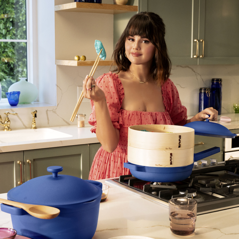 Selena Gomez compartilha foto com elenco de <i>Only Murders in The Building</i> e diz: <i>Alguma das minhas pessoas favoritas</i>