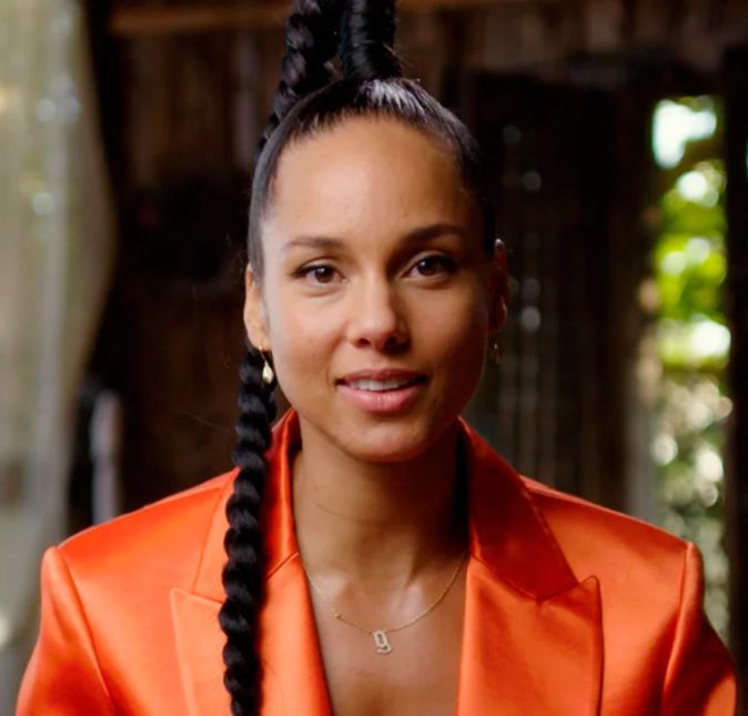 Alicia Keys fez a alegria dos fãs ao anunciar que a turnê Alicia + Keys World vai passar pelo Rio de Janeiro, no dia 3 de maio, e em São Paulo no dia 5 de maio. Preparados para cantar Girl on Fire a plenos pulmões? Alicia Keys fez a alegria dos fãs ao anunciar que a turnê Alicia + Keys World vai passar pelo Rio de Janeiro, no dia 3 de maio, e em São Paulo no dia 5 de maio. Preparados para cantar Girl on Fire a plenos pulmões?