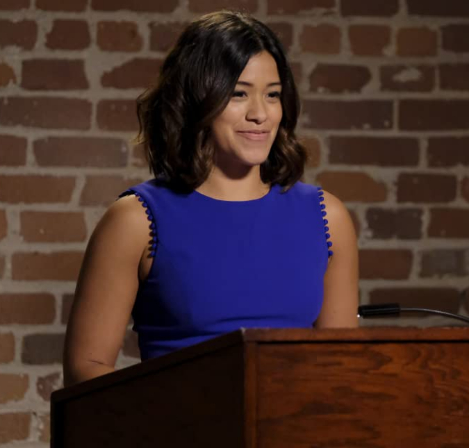 Gina Rodriguez, atriz de <I>Jane The Virgin</I>, compartilha vídeo dançando com seu bebê recém-nascido