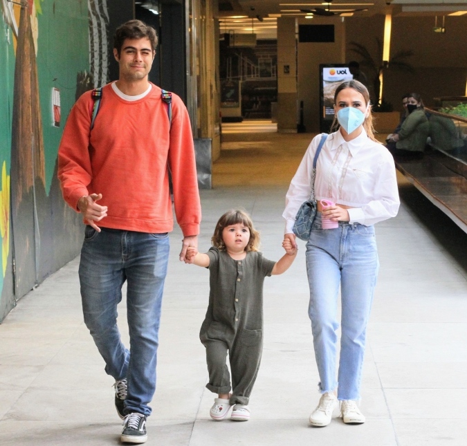 Após desmentir crise no casamento, Tatá Werneck explica motivo de Rafael Vitti postar foto em família
