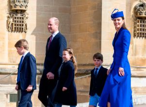 Kate Middleton usa roupa combinando com os filhos para comemorar Páscoa