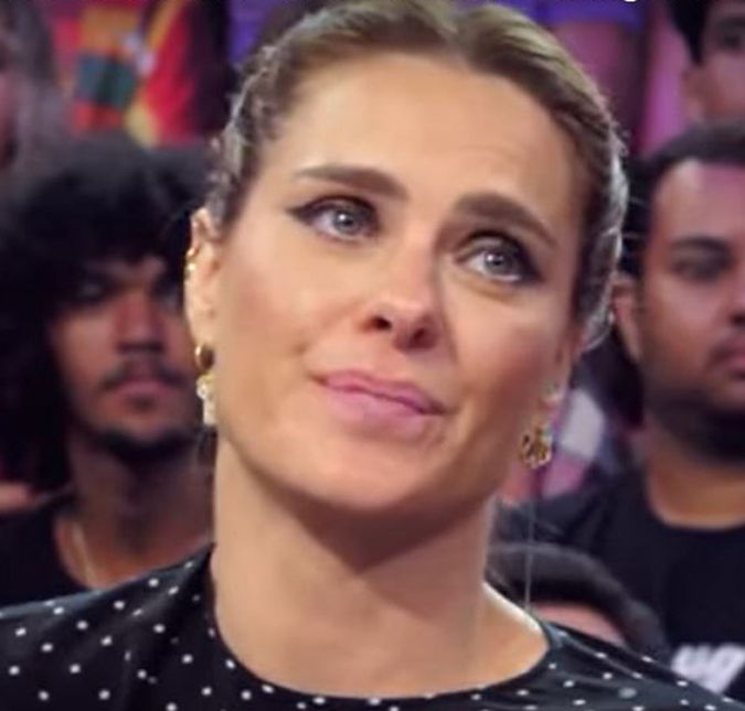 Carolina Dieckmann se emociona com homenagem do marido e dos filhos: <i>- São os amores da minha vida</i>