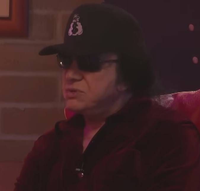 Vocalista da banda Kiss, Gene Simmons, se pronuncia após passar mal durante show no Brasil O músico estava se apresentando em Manaus, no Amazonas