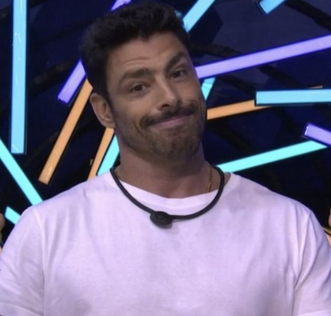 De surpresa, Cauã Reymond entra na casa do BBB23 e vota em Tony Ramos O ator ainda conheceu o quarto do líder e divulgou a nova novela, Terra e Paixão