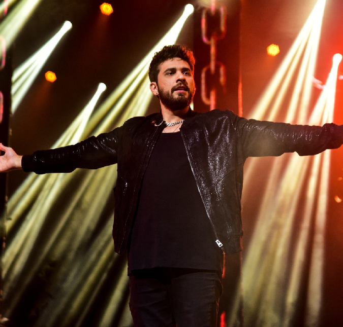 Público é atingido por fogos de artifício durante <I>show</I> de Gustavo Mioto