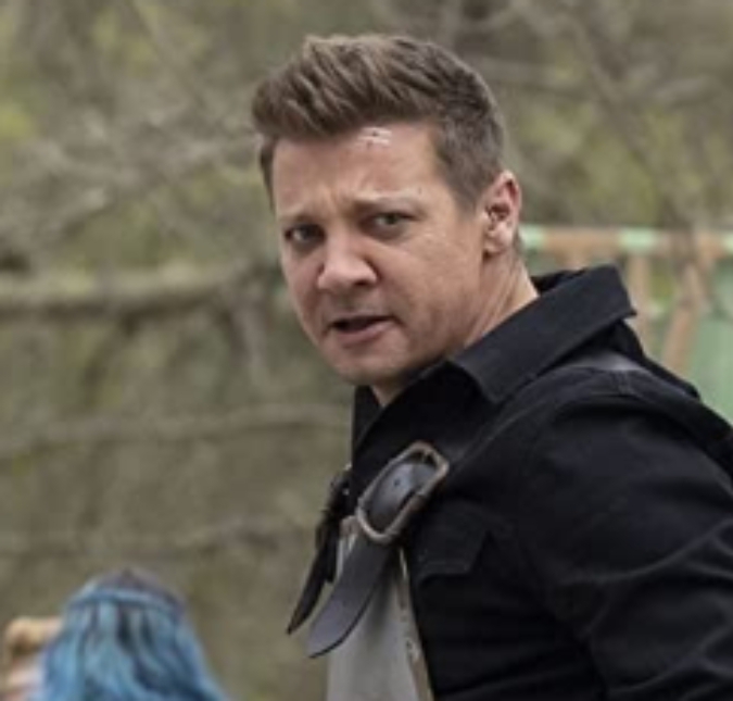 Filmagem do resgate de Jeremy Renner após grave acidente é compartilhada