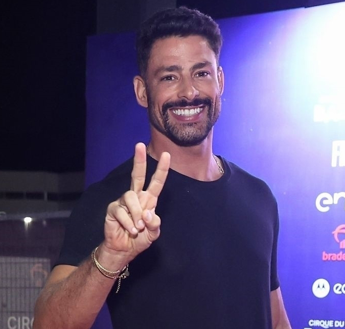 Cauã Reymond fala sobre o término de seu casamento: <i>Por ser um momento íntimo não farei mais qualquer comentário</i>