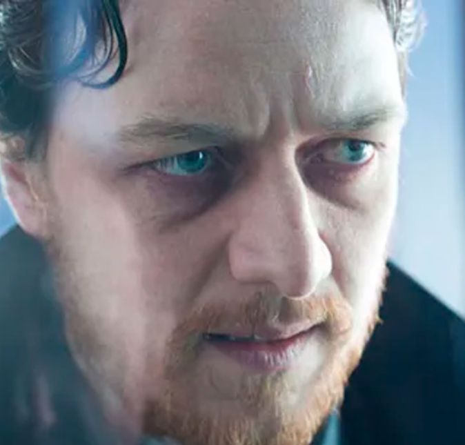 Na comédia Filth, lançada em 2013, James interpretou o detetive brigão Robbo Robertson, que se entrega às drogas ao álcool e a relações sexuais abusivas. Na comédia Filth, lançada em 2013, James interpretou o detetive brigão Robbo Robertson, que se entrega às drogas ao álcool e a relações sexuais abusivas.